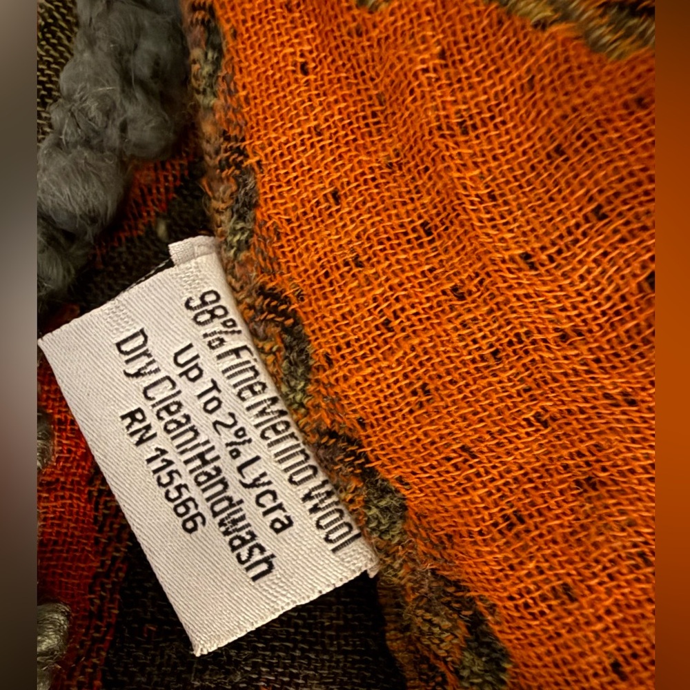 GORGEOUS SCARF/WRAP - Picture 10 of 10